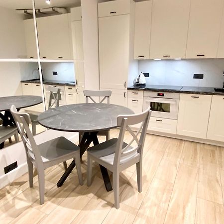 Nice To Host You - Old Town Apartment Varsovia Exterior foto