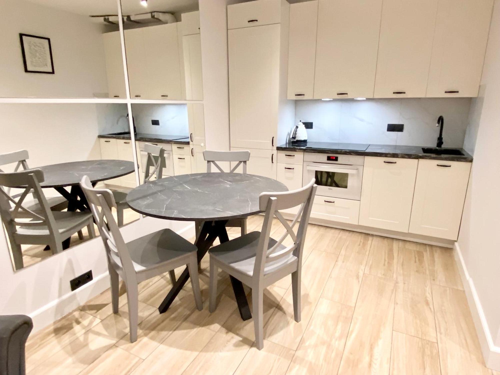 Nice To Host You - Old Town Apartment Varsovia Exterior foto